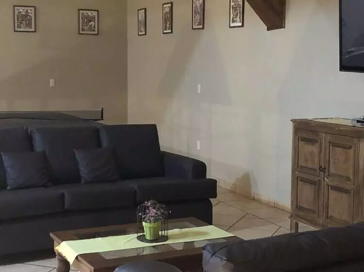 Hotel La Casa Del Laurel