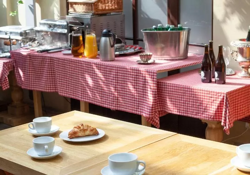 هتل Little King U Malvaze