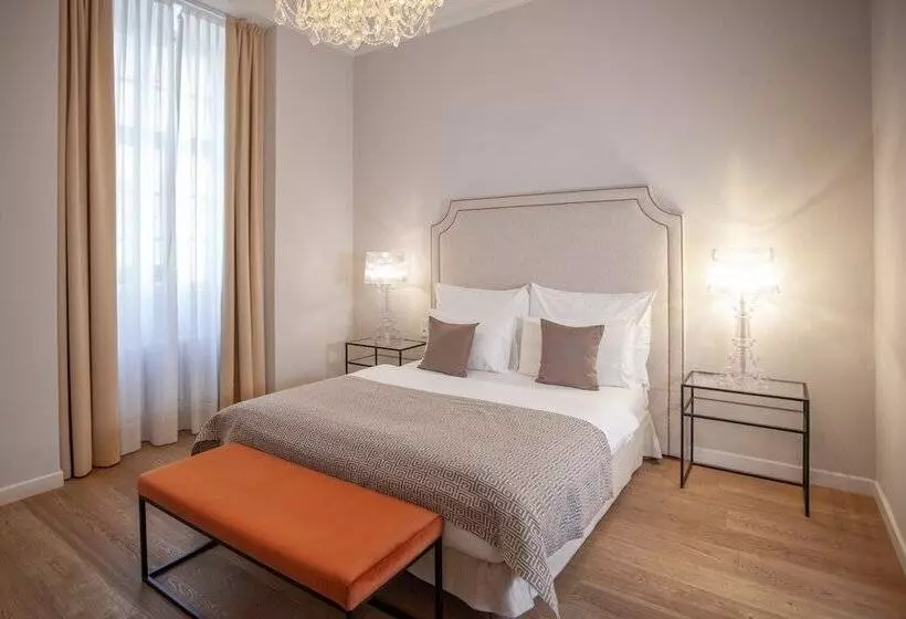 هتل Little King U Malvaze