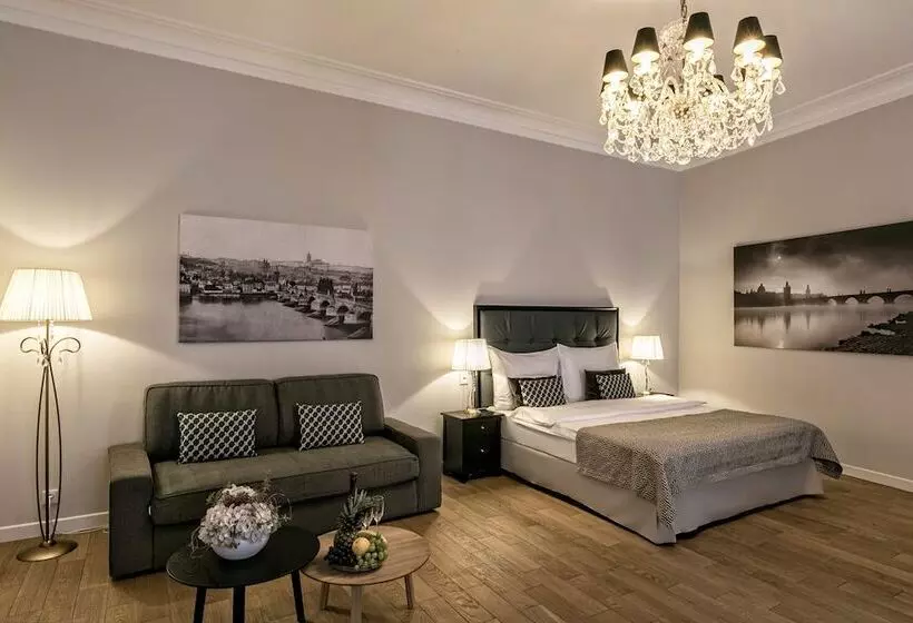 هتل Little King U Malvaze