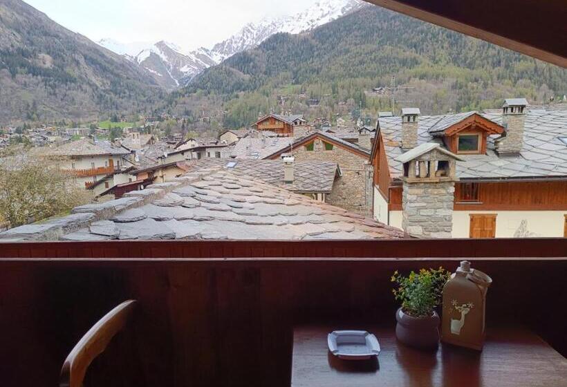 فندق Lo Campagnar