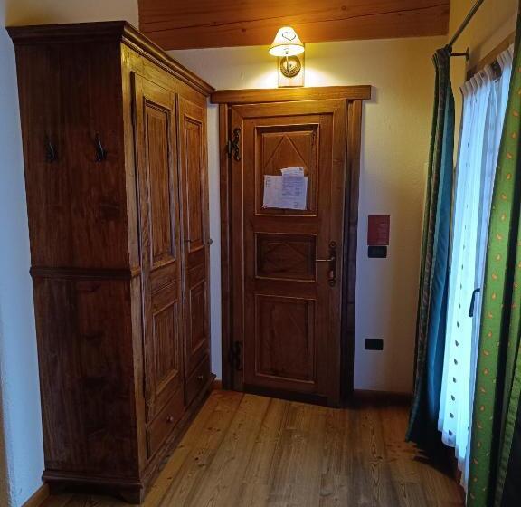 فندق Lo Campagnar