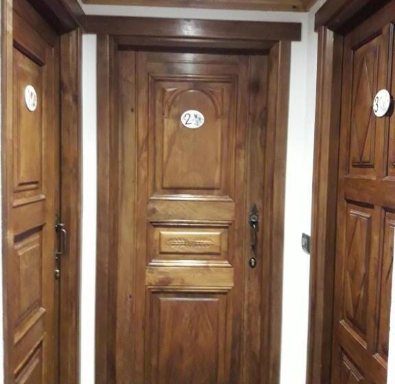 فندق Lo Campagnar