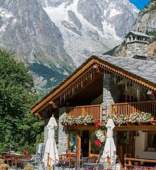 فندق Lo Campagnar