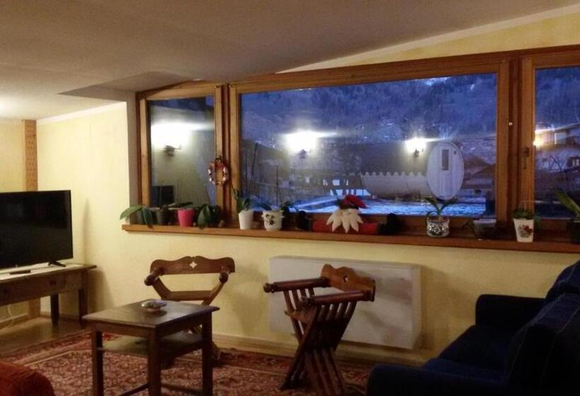 فندق Lo Campagnar