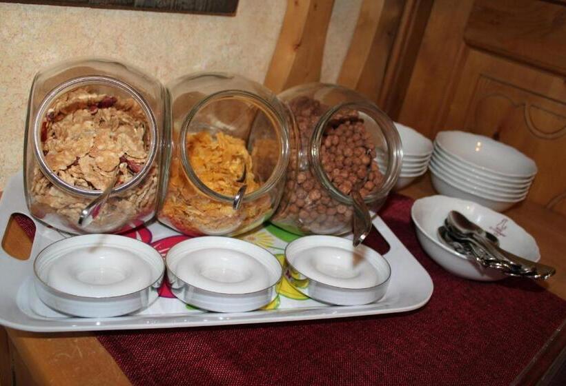 فندق Lo Campagnar