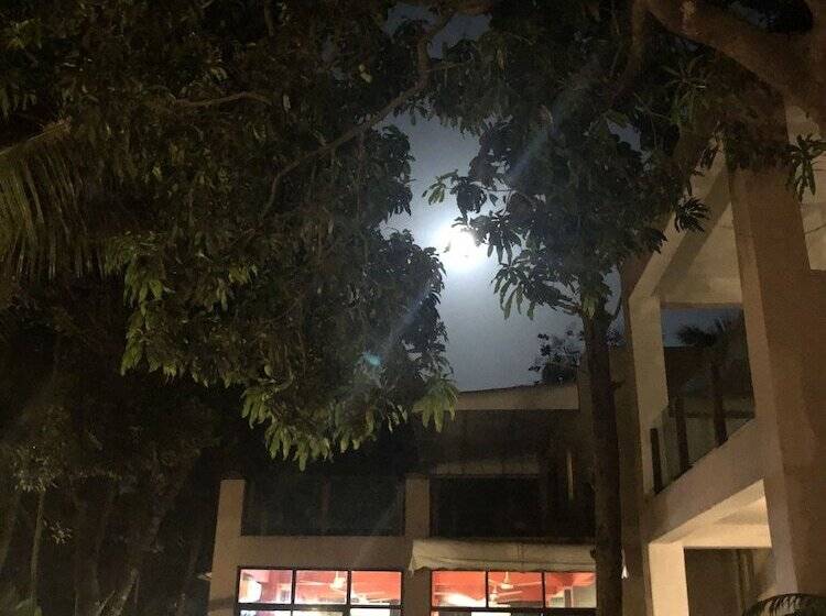 호텔 Mango Beach House Kihim Alibaug