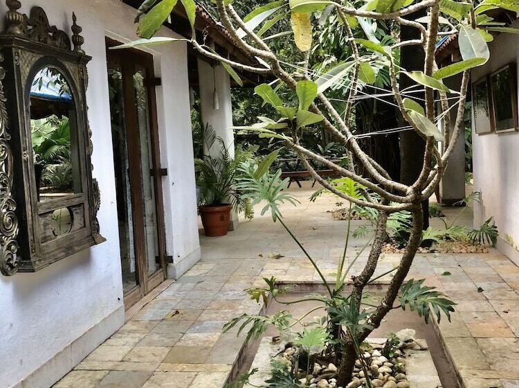 호텔 Mango Beach House Kihim Alibaug