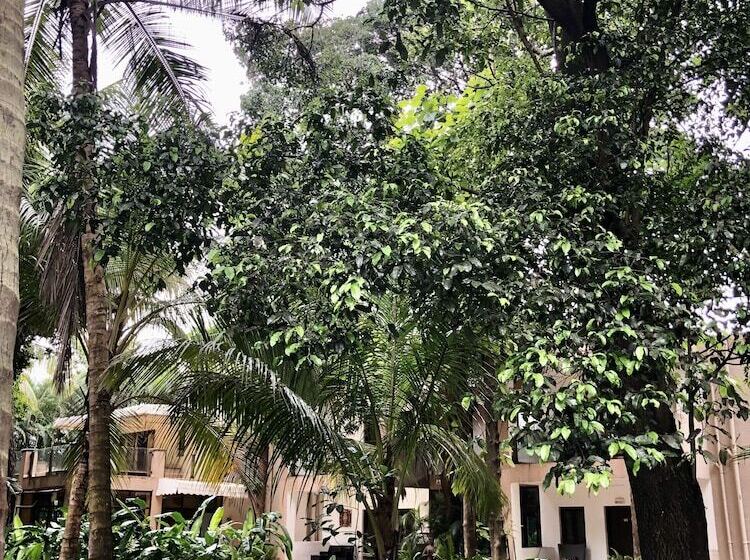 호텔 Mango Beach House Kihim Alibaug