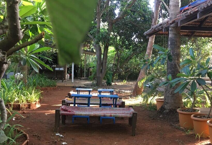 호텔 Mango Beach House Kihim Alibaug