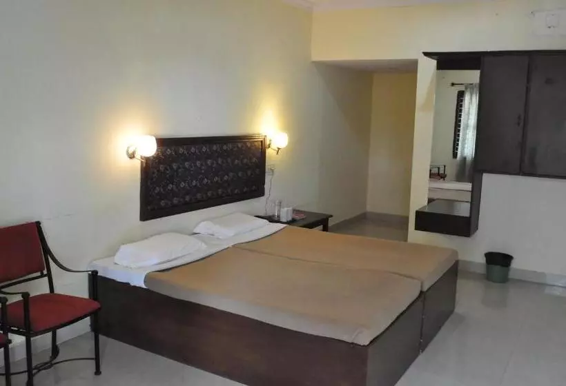 Hotelli Radiant Resort