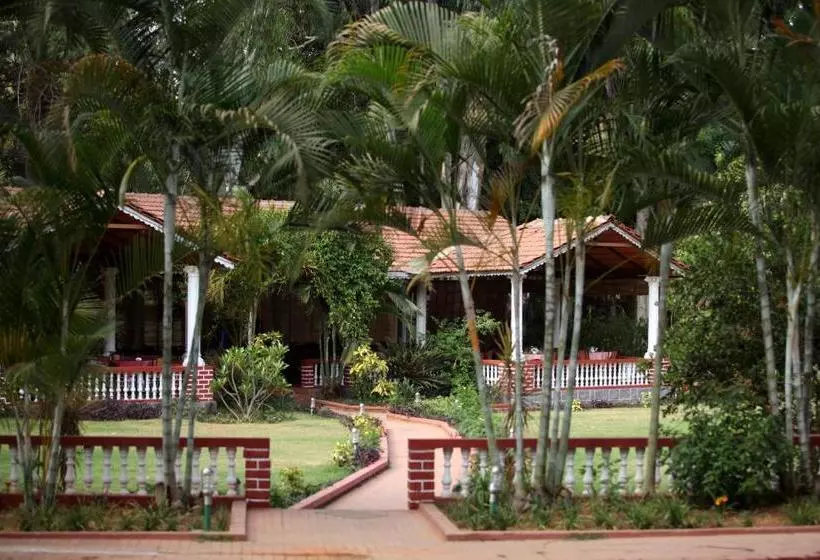 Hotelli Radiant Resort