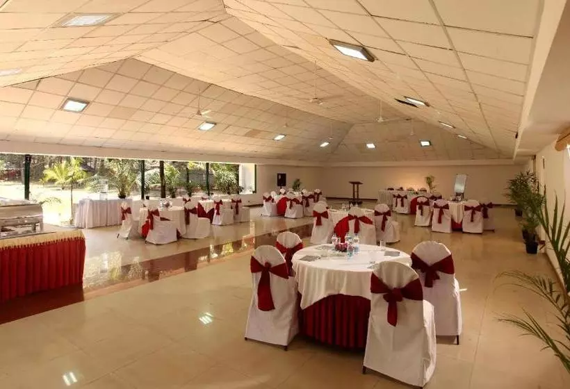 Hotelli Radiant Resort