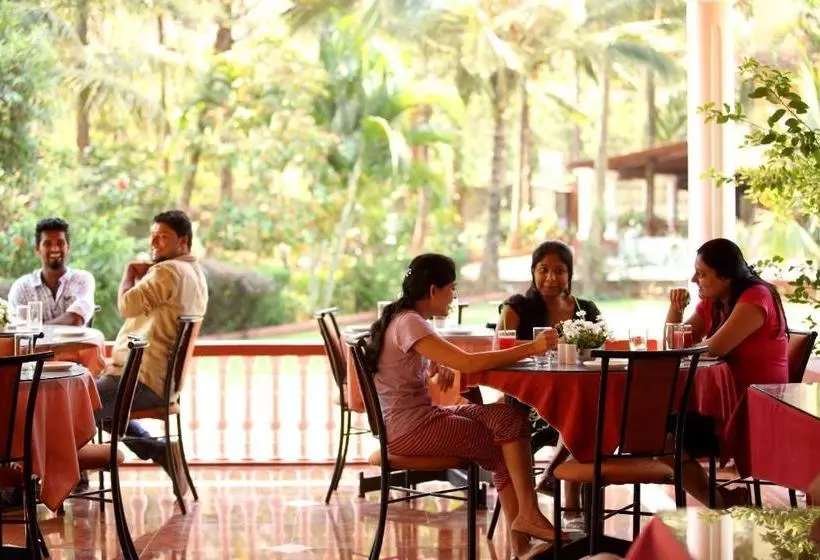 Hotelli Radiant Resort