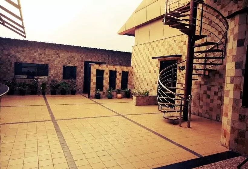 בית מלון כפרי Renest Jaipur