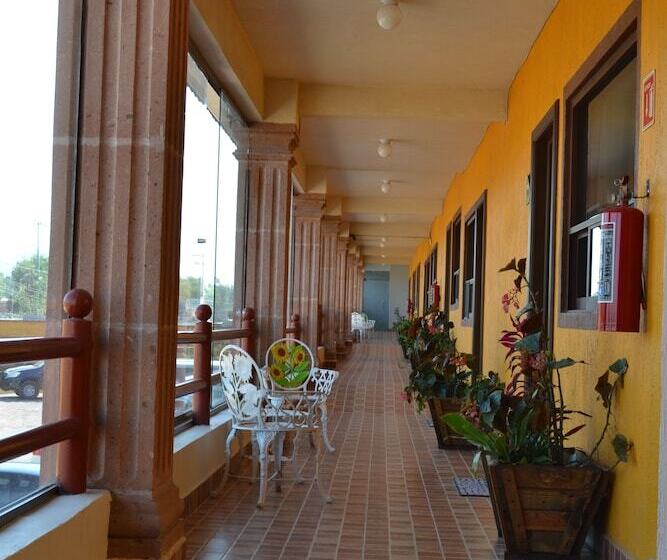 Отель Teotihuacan