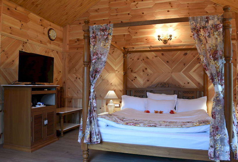 בית מלון כפרי Urvashi S Retreat