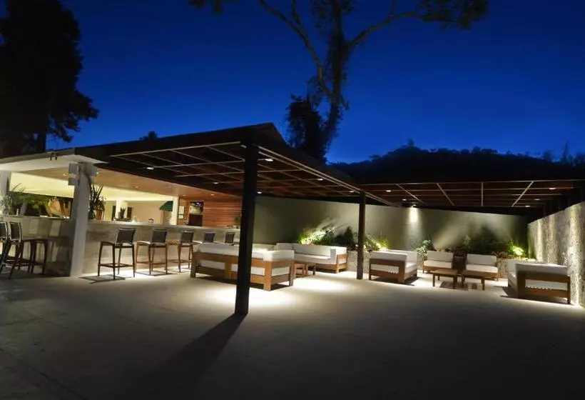 ホテル Village Le Canton