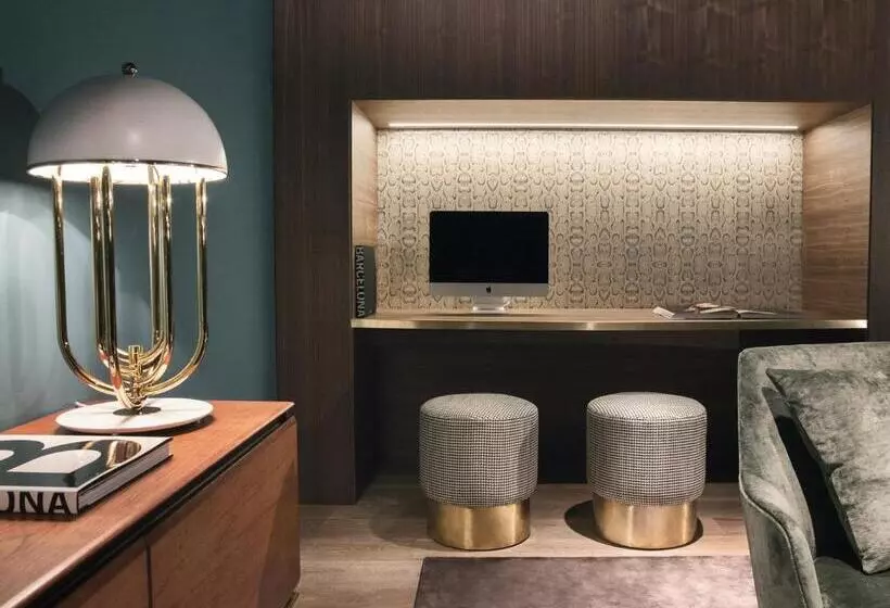 هتل Yurbban Trafalgar