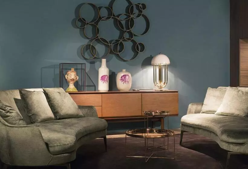 هتل Yurbban Trafalgar