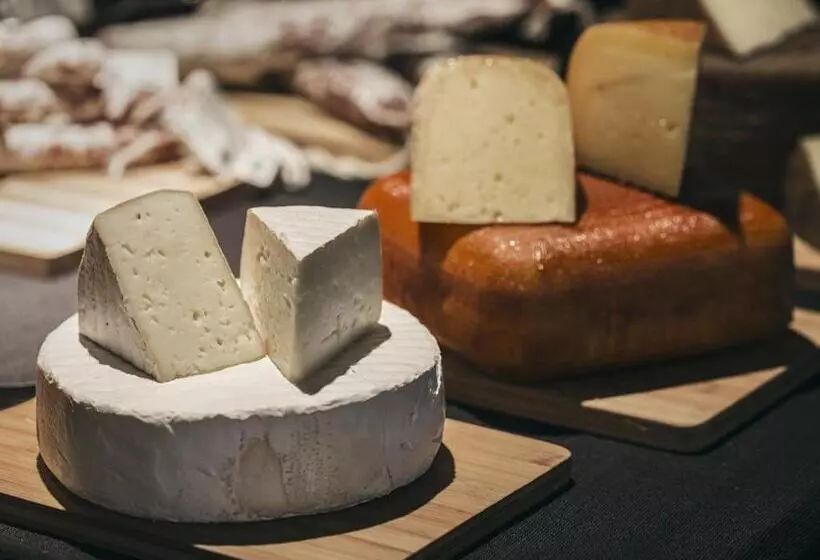 هتل Yurbban Trafalgar