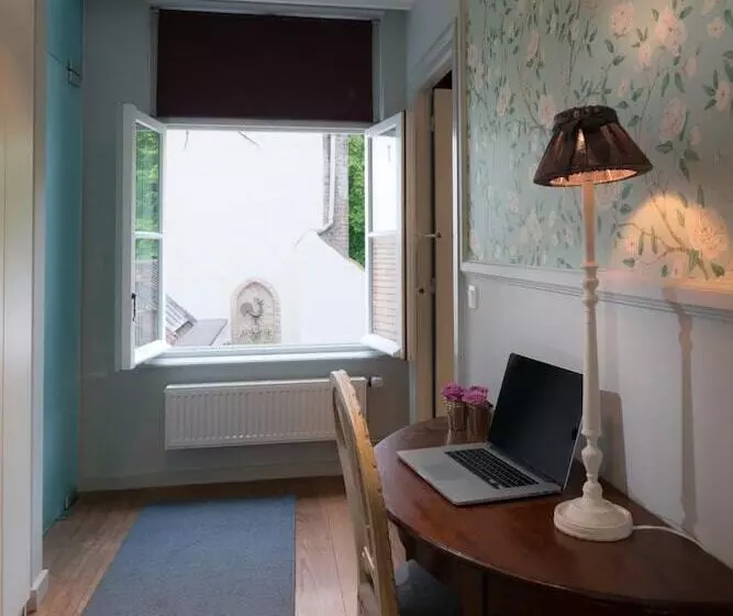 Пансион Canalside House Luxury Guesthouse