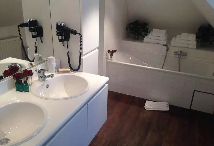 Пансион Canalside House Luxury Guesthouse