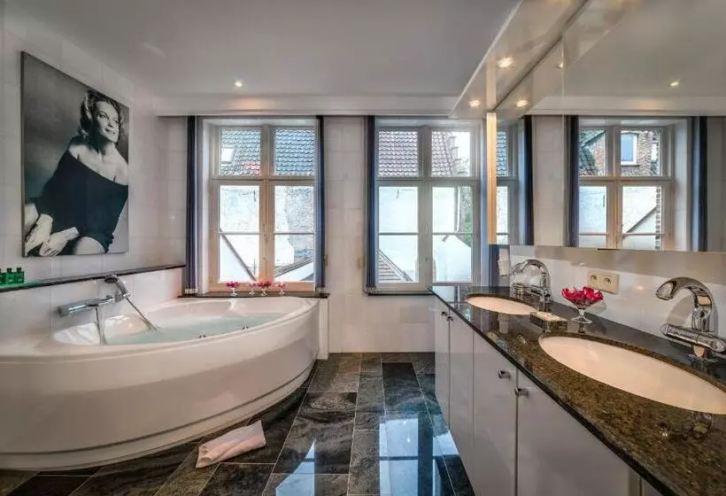 Пансион Canalside House Luxury Guesthouse