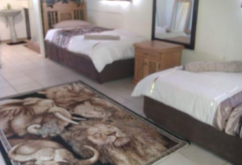 펜션 Le Roux Lodge