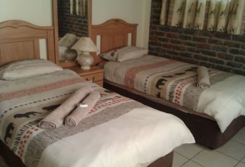 펜션 Le Roux Lodge