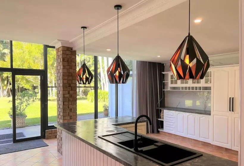 Пансион Mt Tamborine Stonehaven Manor