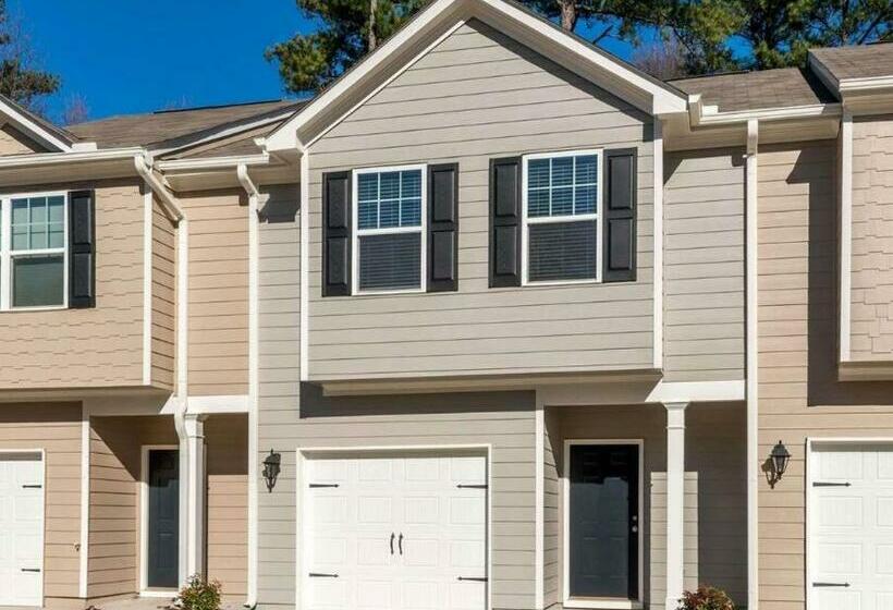 تختخواب و صبحانه Affordable Atlanta Townhome