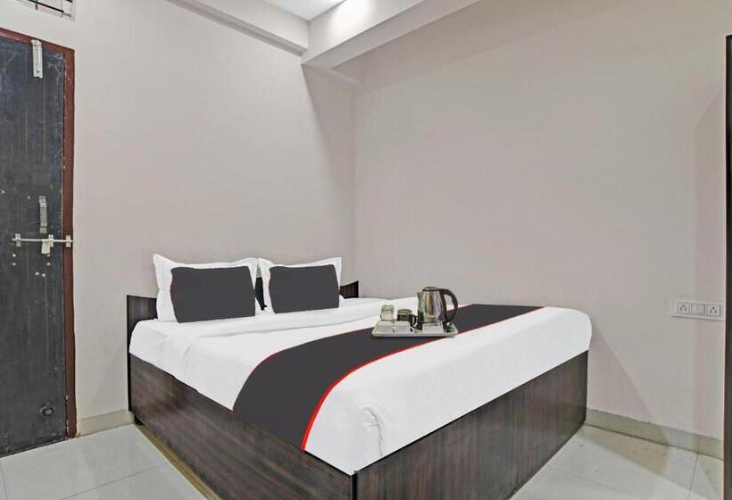 Hotel Fabexpress Dream Palace