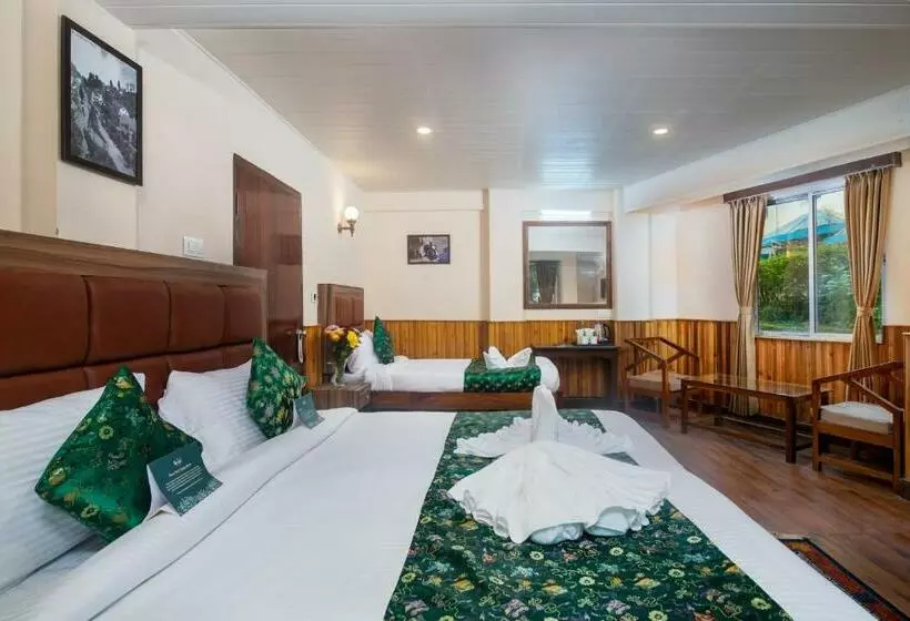 ホテル Muscatel Roma   400 Mts From Mall Road