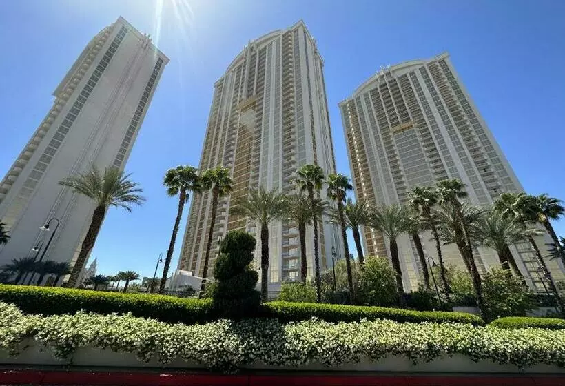 Jet Luxury Elite At The Signature