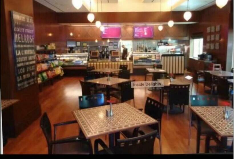 Jet Luxury Elite At The Signature