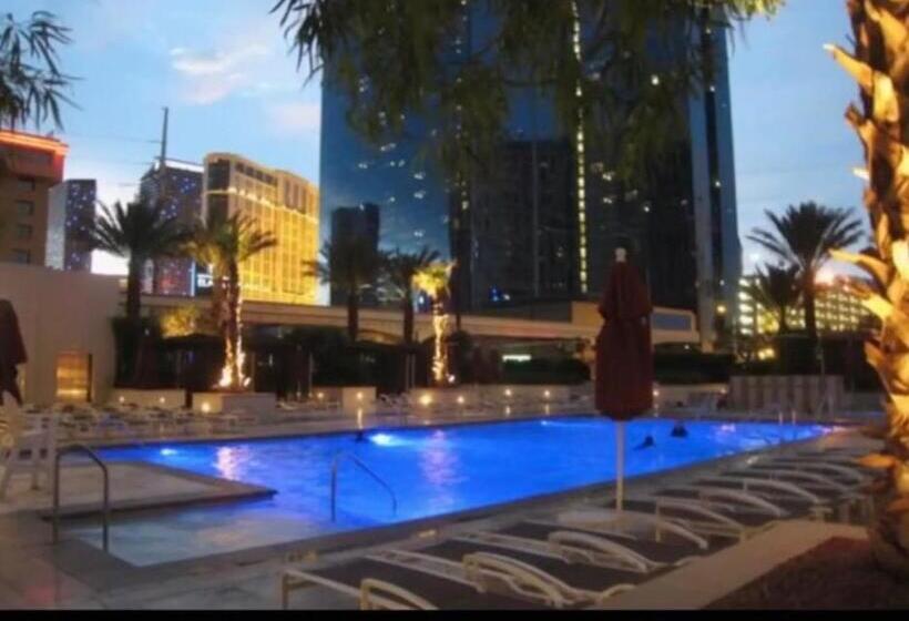 Jet Luxury Elite At The Signature