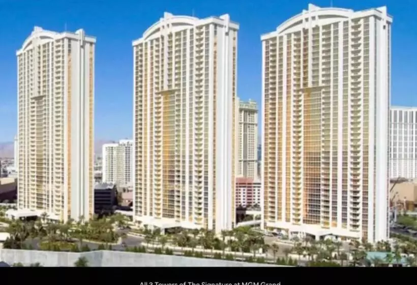 Jet Luxury Elite At The Signature