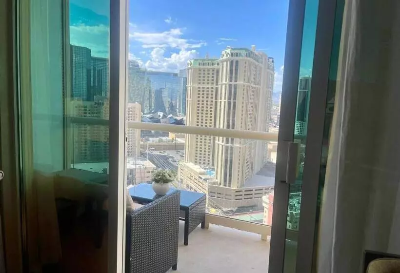 Jet Luxury Elite At The Signature