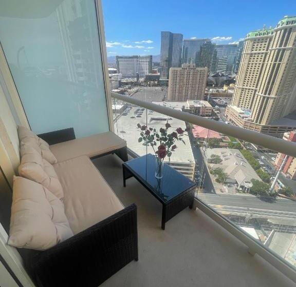 Jet Luxury Elite At The Signature