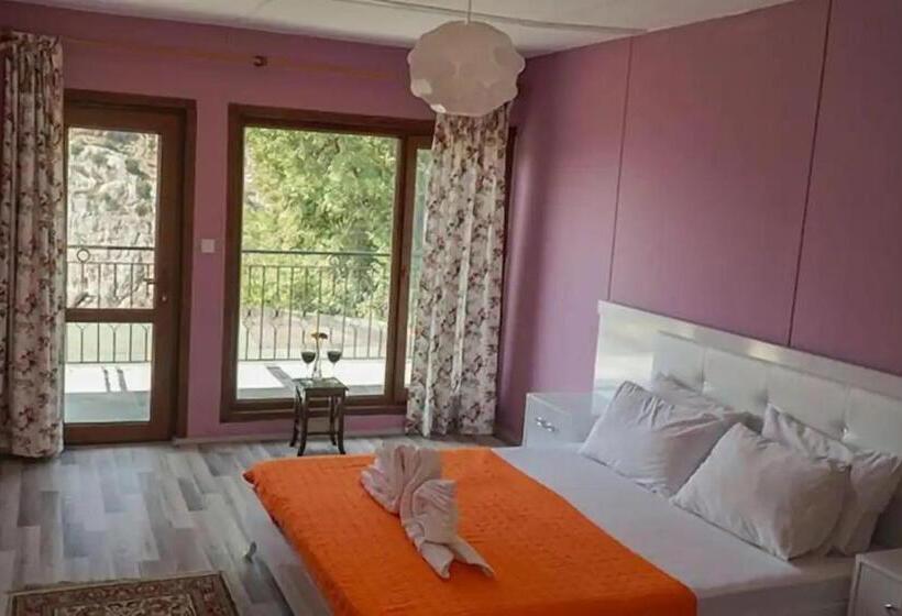 Onur Motel Faralya Fethi̇ye