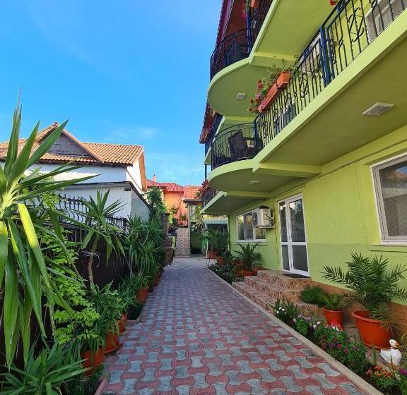 بنسيون Casa Bianca