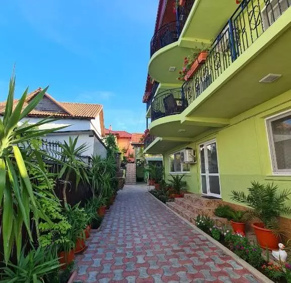 Pensió Casa Bianca