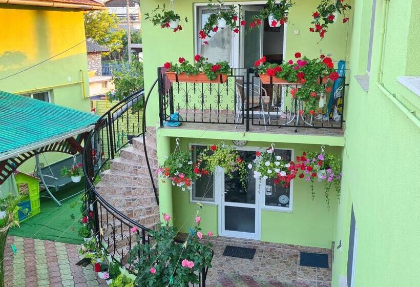 بنسيون Casa Bianca