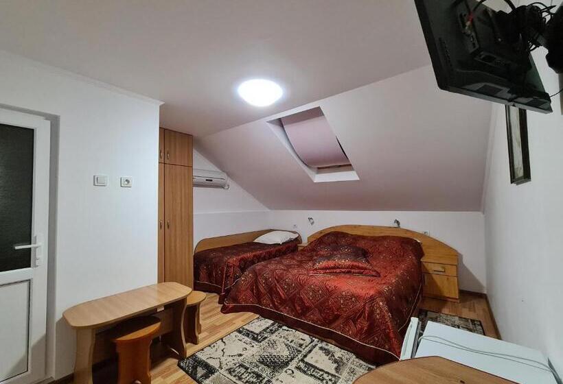 بنسيون Casa Bianca