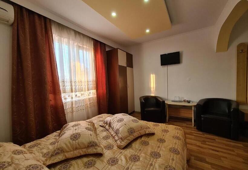 بنسيون Casa Bianca