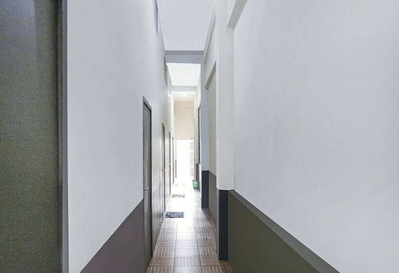 فندق Oyo 90825  Lizha 2