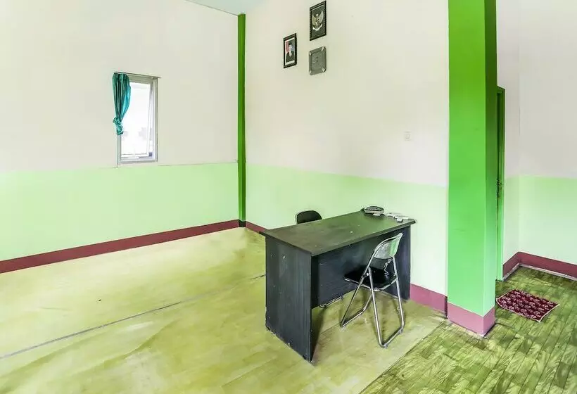 Hotelli Oyo 90825  Lizha 2