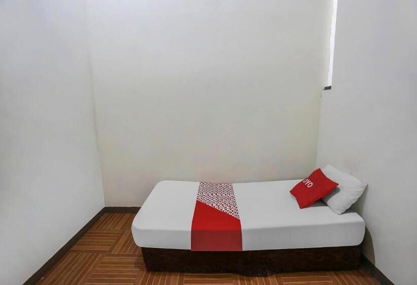 فندق Oyo 90825  Lizha 2