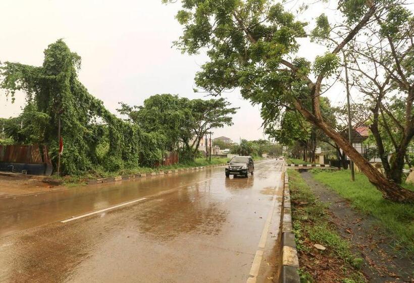 فندق Oyo 90825  Lizha 2